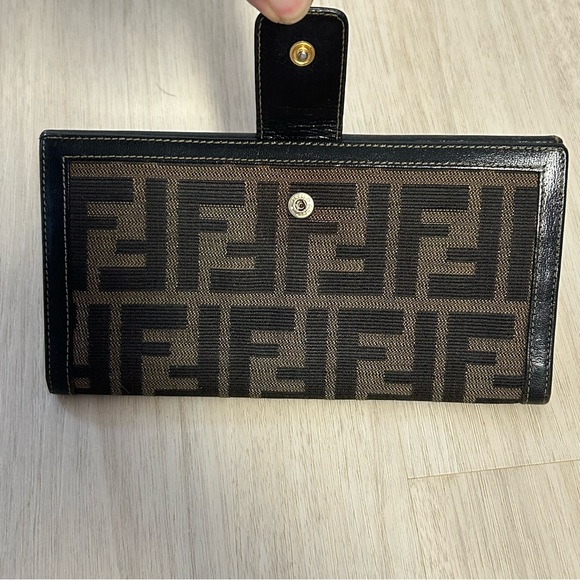 Fendi Zucca monogram leather Flap long wallet - Picture 5 of 15